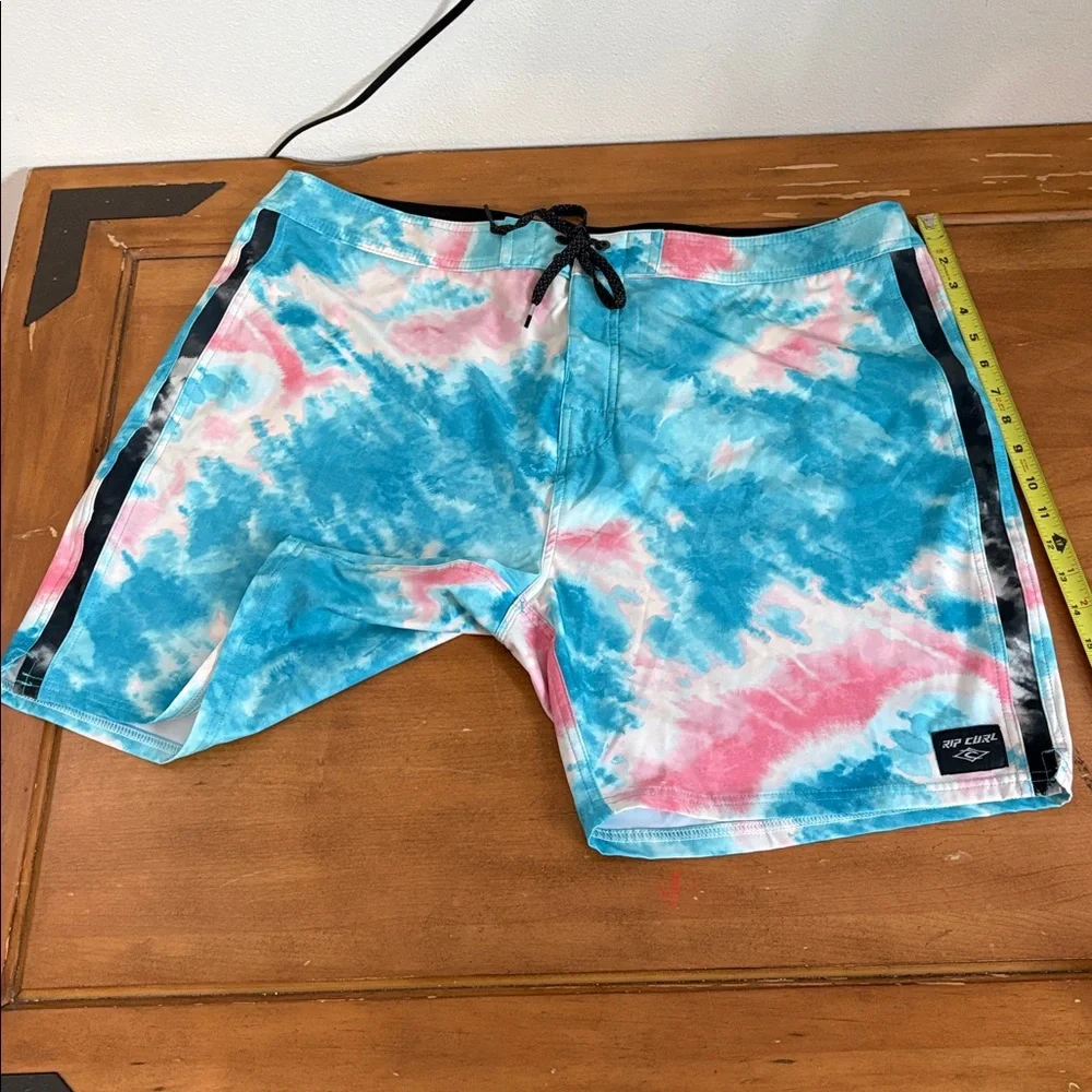 Rip Curl Mirage Blue and Pink Tie-Dye Board Shorts Size 40